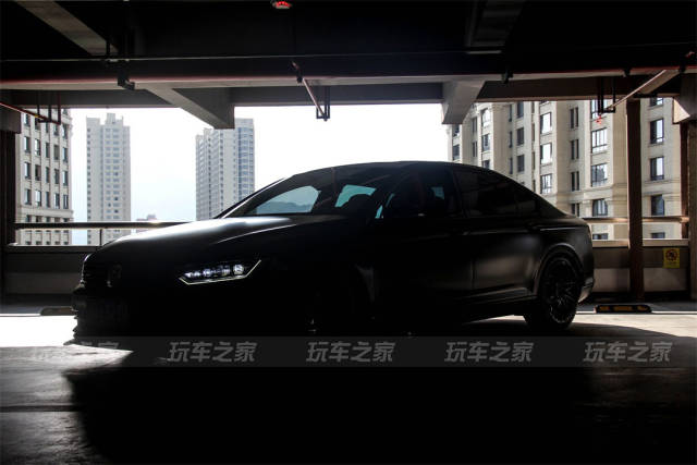 再不疯狂就老了,全新大众迈腾改装黑武士图片