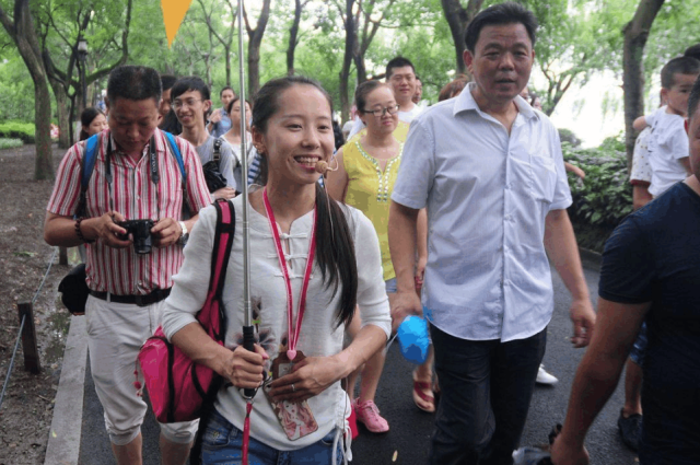 为什么跟团旅游,导游不和游客一起用餐呢?答案让人心酸