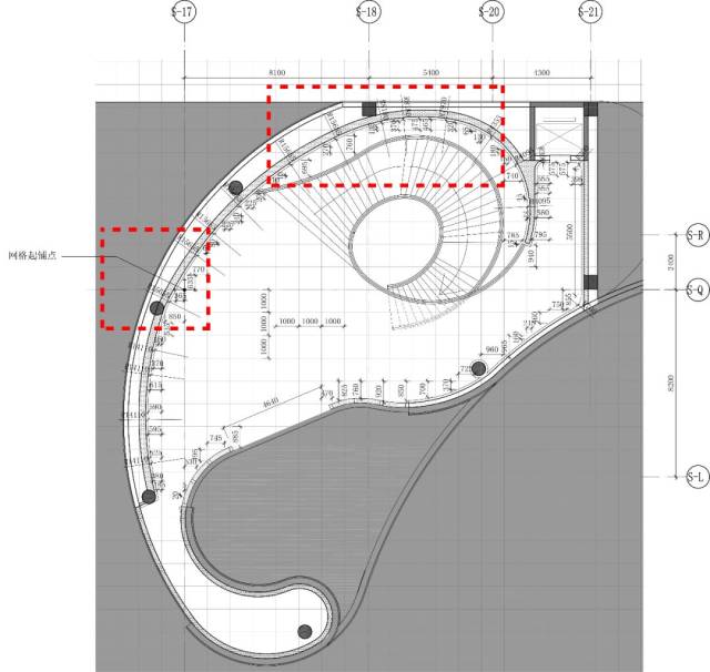 (石膏线放大详图) 通过网格和标注曲线半径方法去定位一段旋转楼梯