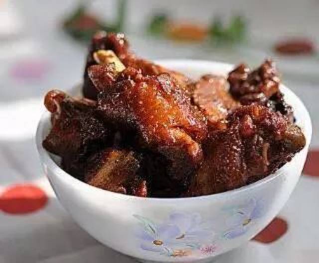 如何使用电饭锅做焖鸡 e1da1a17997f4c68b0b3855d2b3be827.jpeg