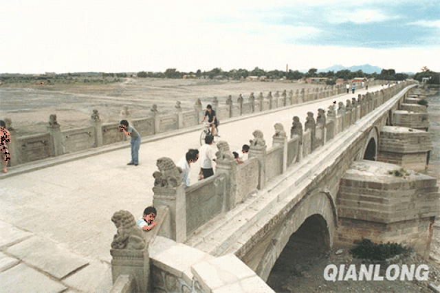 同一地方新老照片动图对比,感受北京的成长