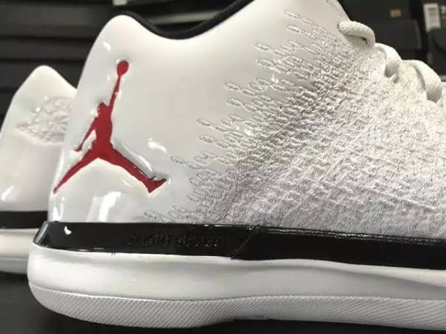 AJ31测评|穿上TA,哪里都是溜冰场