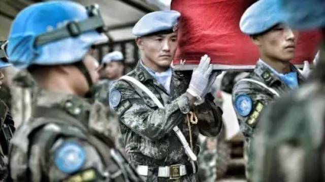 一龙首部主演维和电影《中国蓝盔》上映,跨界推广武术