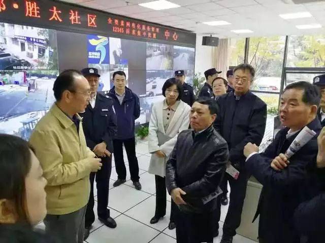 江宁区政法委书记于茂高等相关领导陪同上海市妇联主席徐枫一行,来到