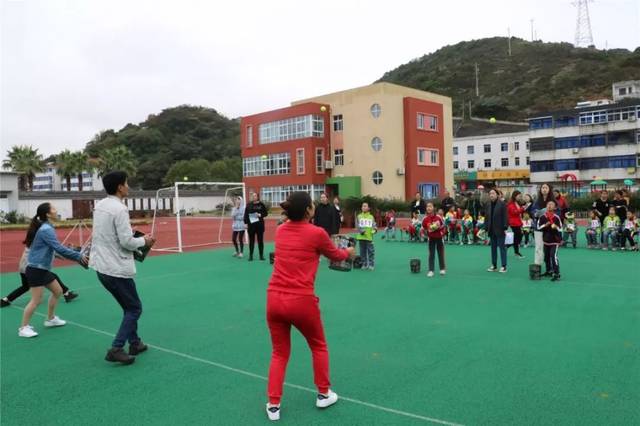 (图片:城北小学) 虾峙学校 向左滑动查看下一张图 为充分调动幼儿参与