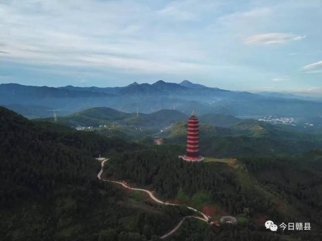 只有通过自己的努力到达高处 才能仰望赣县更美的风景 无论光阴流逝