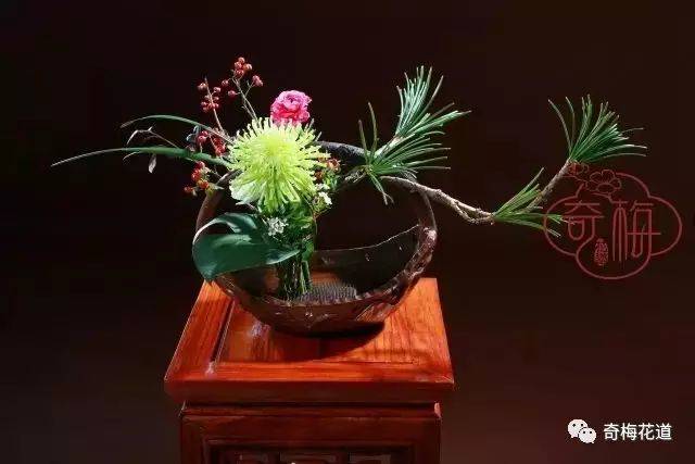 剑山插花更稳固美观.