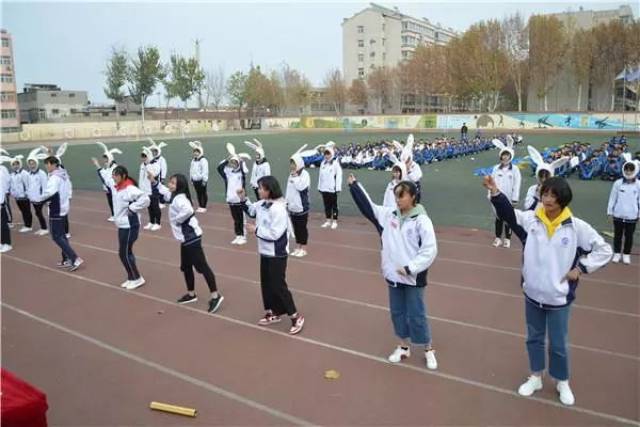 燃烧激情,舞出风采 ——历城职专2018级举行学生健美操比赛活动_手机