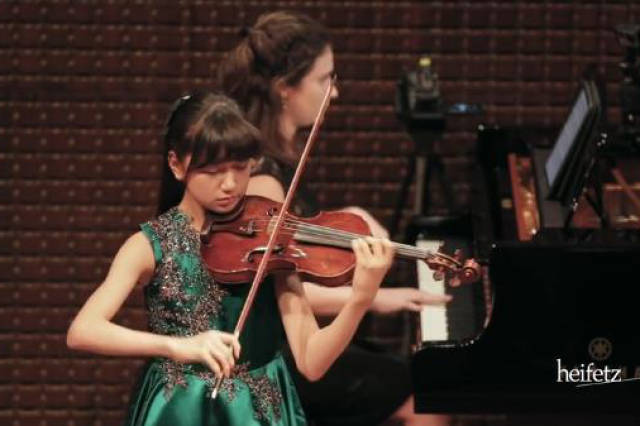 12岁小提琴琴童演奏视频上网三个月,点击量超过11万,狂赞满天飞