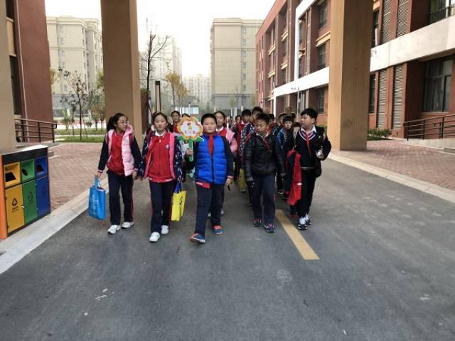 郑州市惠济区迎宾路小学开展校园周边交通秩序综合治理活动