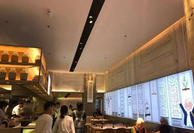 "食神"蔡澜的新港式点心餐厅,中式文艺风的设计太优秀