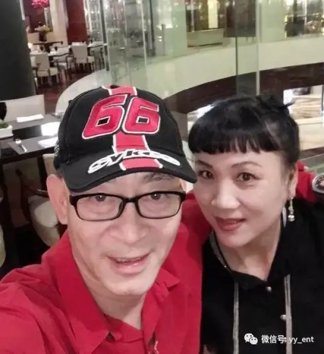 两人因《西游记》相恋并结婚,婚后于虹更是为他生下一个女儿,如今一家