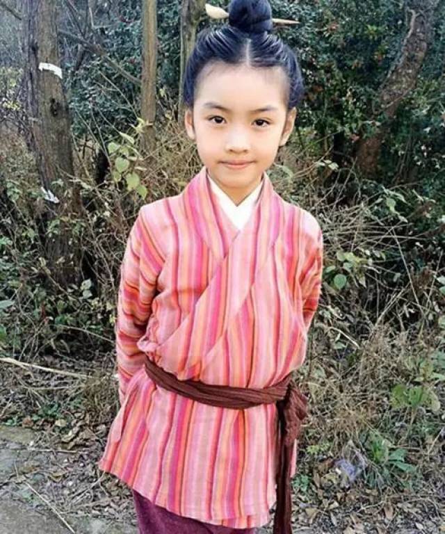 微巨星推送童星"芈月公主"李景儿与红蜻蜓再次合作!_手机搜狐网
