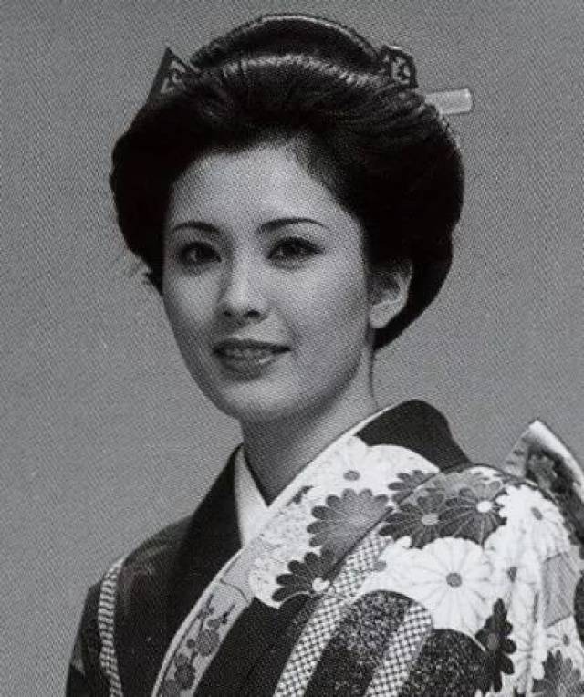 日本昭和年代的美人,每一个都有独特的韵味和风采 案惠子  在昭和时代