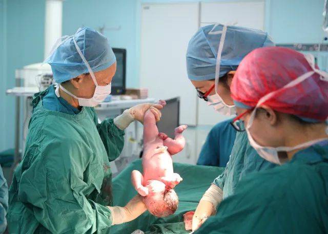 又一医学难题被攻克!干细胞让卵巢早衰患者圆了做母亲的梦