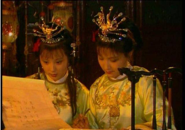 87版《红楼梦》凤钗特写,10版真的不是来搞笑的吗?
