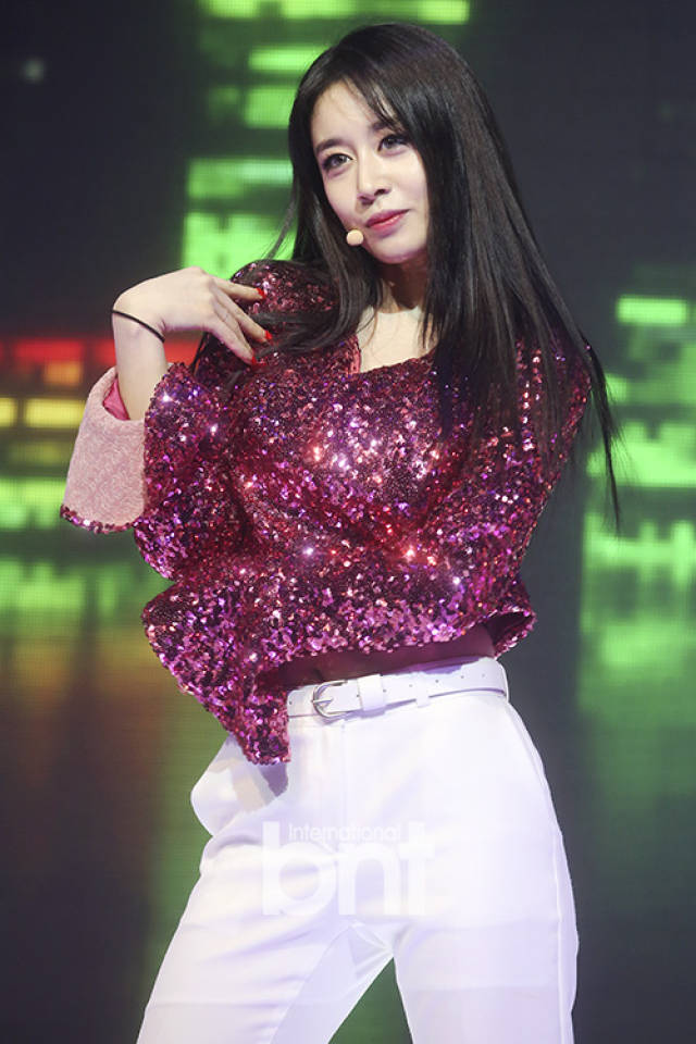 搜狐韩娱讯 韩国女歌手,演员朴智妍将于12月发表solo新曲.