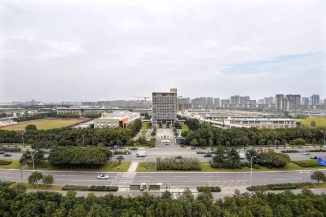 高中课程改革巡礼⑤宁波市鄞州高级中学:寻找教育的诗意——"课程教学