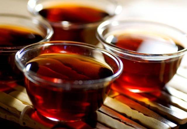 普洱茶汤色有几种?我们可以用它判断茶的好坏吗?