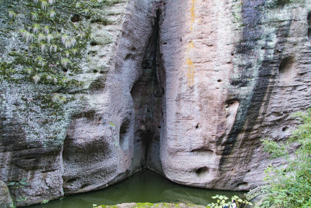龙虎山名列中国七大最美丹霞,金枪峰,仙女岩看了让人害羞