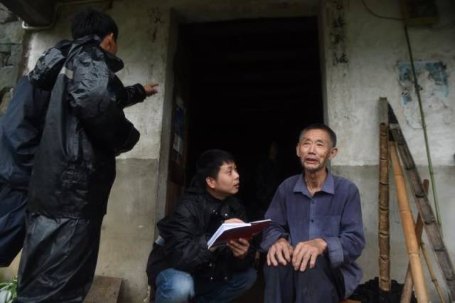 这些浙报的记者几乎踏足过浙江的所有乡村，在田间地头细嗅新闻灵感