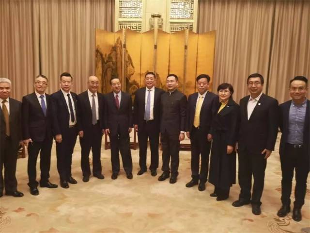 副会长曲敬东,刘乾坤,陈九霖,张黎刚,张春华,王璞,郑昌幸,邱启裕和