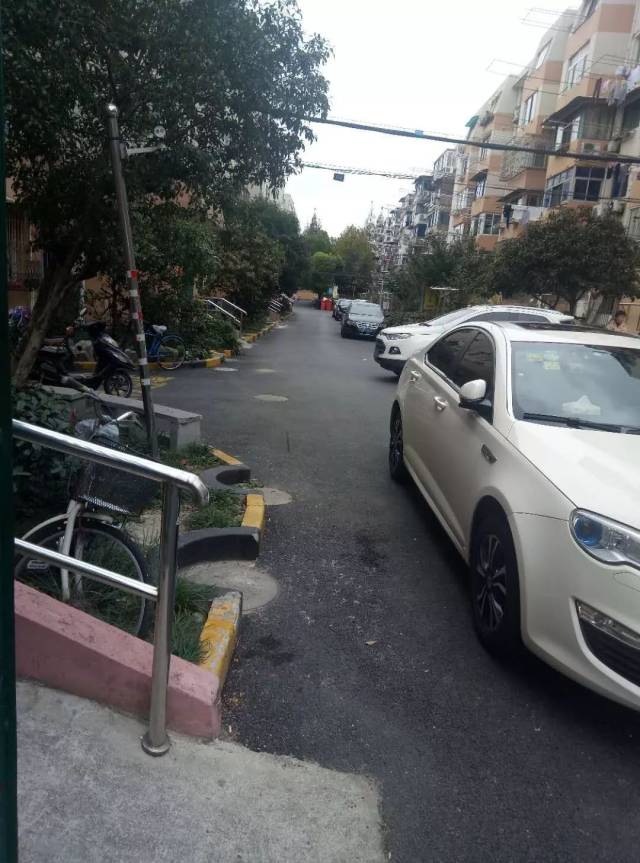 【社区通】舆论导向规范小区文明停车