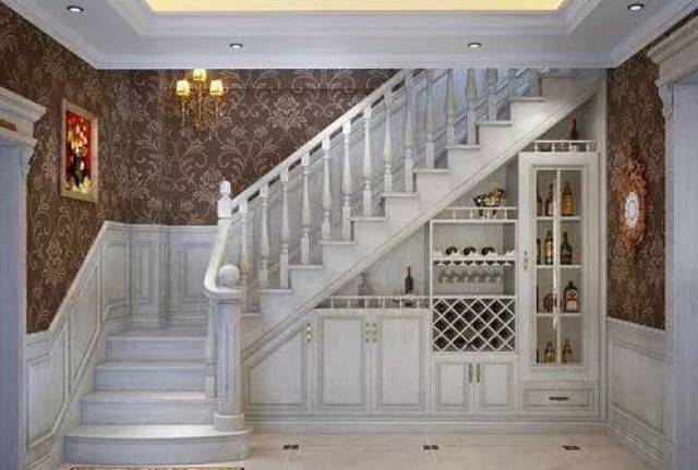 而且酒柜的设计也能使得整个楼梯变得十分的高大上,提升不少档次呢!