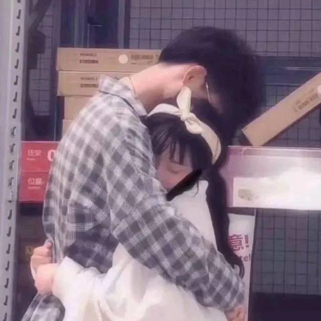 情侣头像l人类最无聊的脑活动之一 思考别人怎么看自己