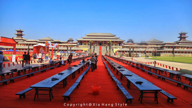 为《荆轲刺秦王》而建的宫殿,拍过500多部影片