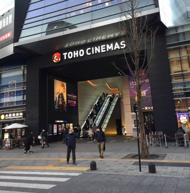 东京最知名的影院之一:位于新宿区歌舞伎町中的toho cinemas