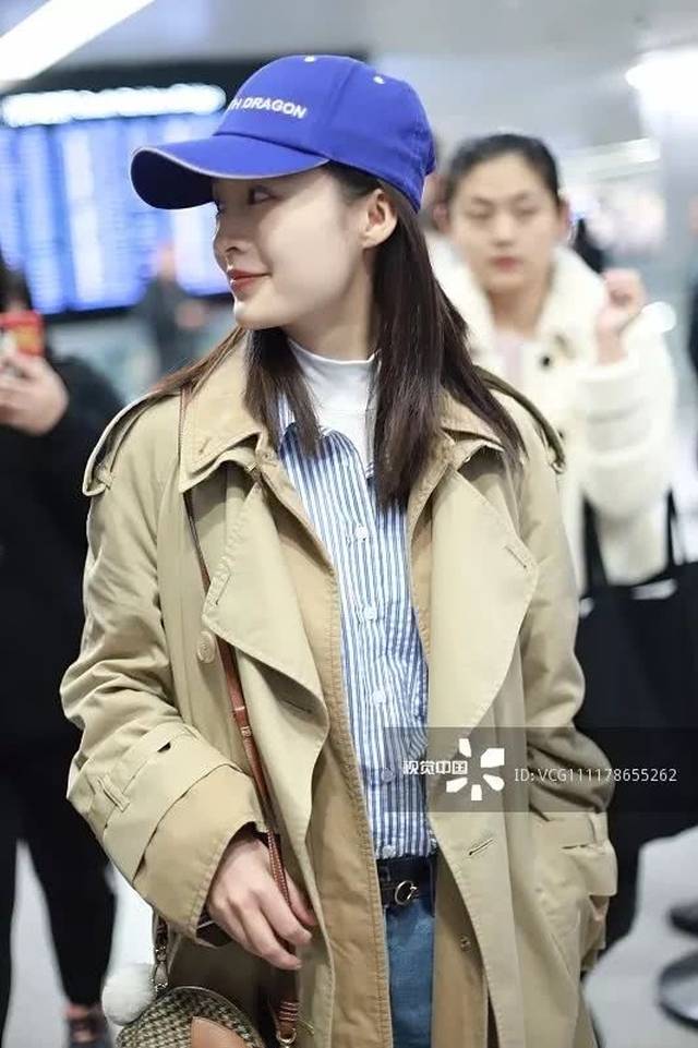 全妆红毯照还拼不过素颜机场照,不知道该心疼李沁还是化妆师