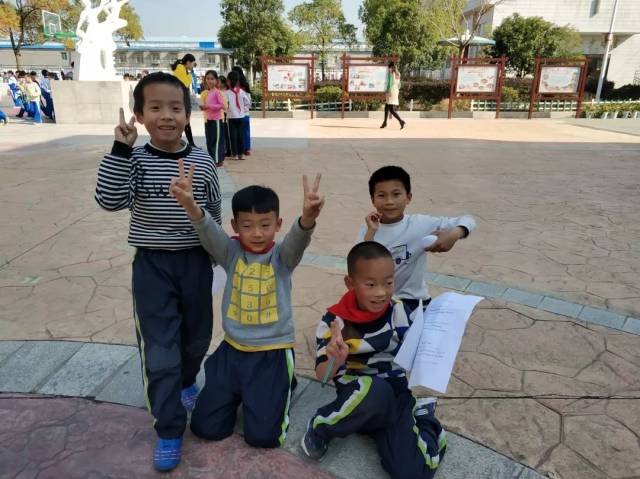 中岭小学运动会:除了运动员和啦啦队,竞技场上还有我们的英姿!