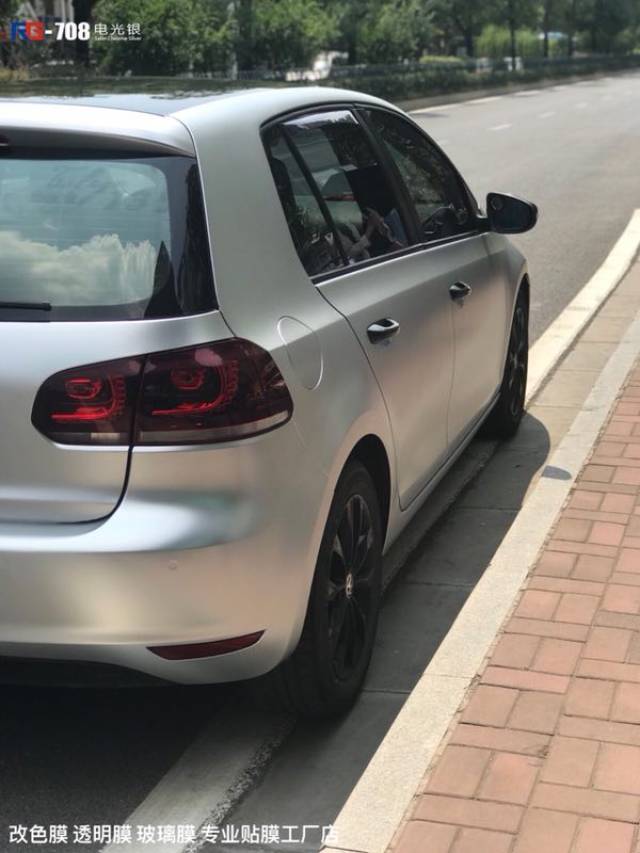 国民大众 高尔夫改色贴膜电光银