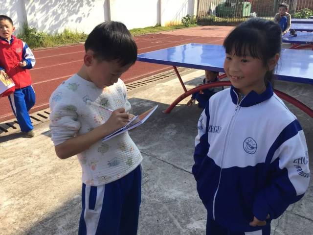 中岭小学运动会:除了运动员和啦啦队,竞技场上还有我们的英姿!