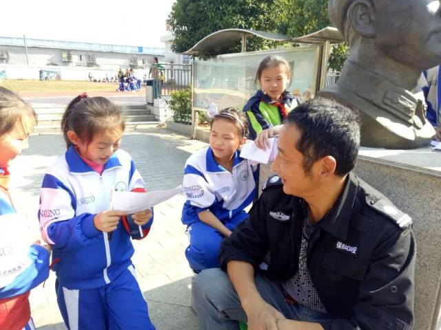 中岭小学运动会:除了运动员和啦啦队,竞技场上还有我们的英姿!