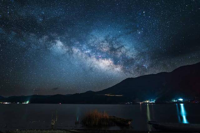 我能想到最浪漫的事,就是和你一起看丽江的星空