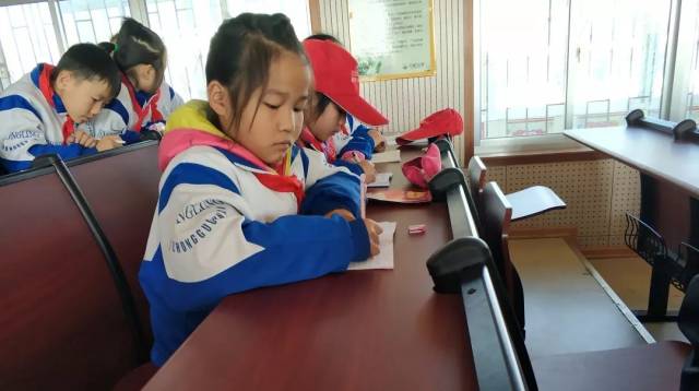 中岭小学运动会:除了运动员和啦啦队,竞技场上还有我们的英姿!