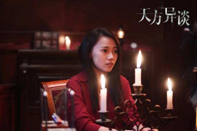 《报告老板》等网剧中大放异彩的小爱和葛布,经常在有万合特色的喜剧
