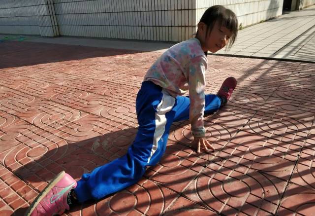 中岭小学运动会:除了运动员和啦啦队,竞技场上还有我们的英姿!