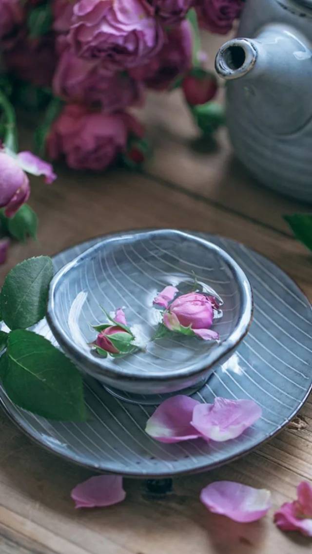 东方美 | 喝茶的女人