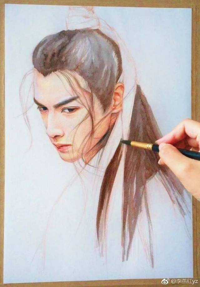 是个网络绘画老师 这是她的素描作品 这是她的彩铅 罗云熙 工具:三幅