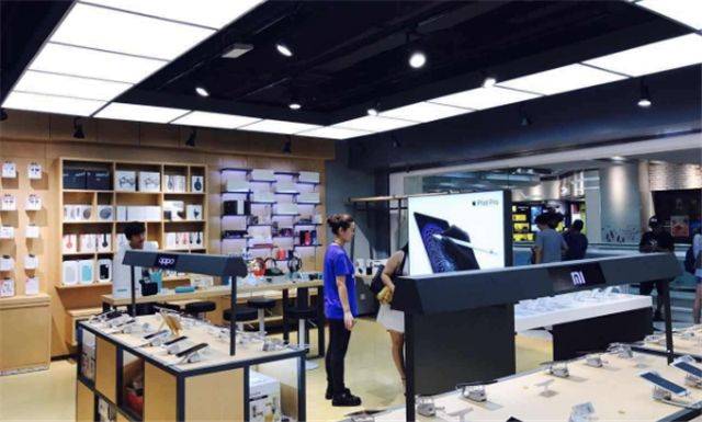 在官网买手机和实体店有什么区别