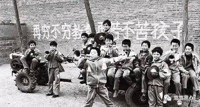 在标语口号里读懂中国