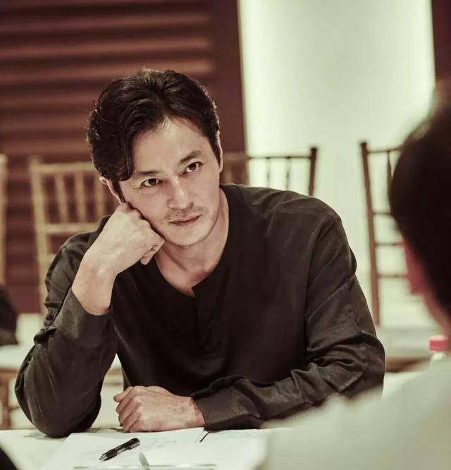 张东健,另一位男神级别人物,颜值和演技俱佳.