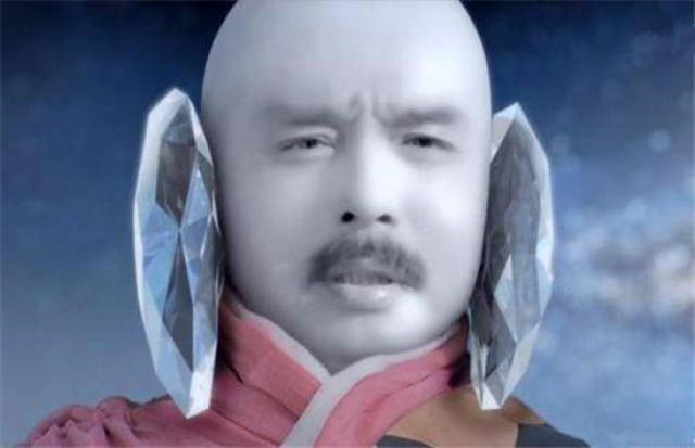 七:陆伟昌版,再说两个电影版的如来形象,这个是《情癫大圣》中的如来