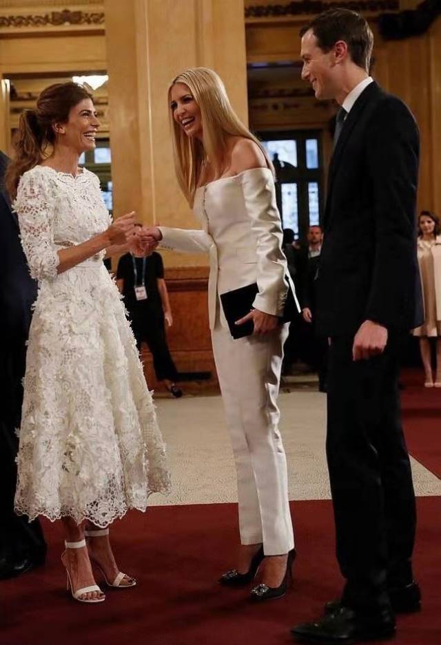 阿根廷第一夫人穿白裙秀仙气，却被伊万卡抢镜，时尚名媛不简单!