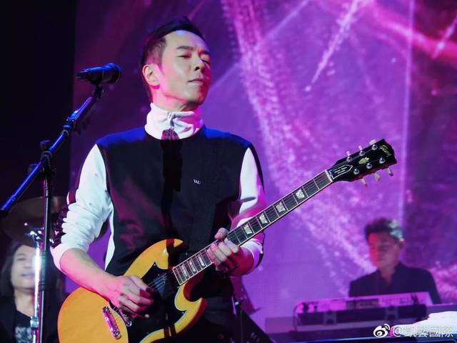 朱茵47岁素颜照曝光,终于明白她凭什么被宠成