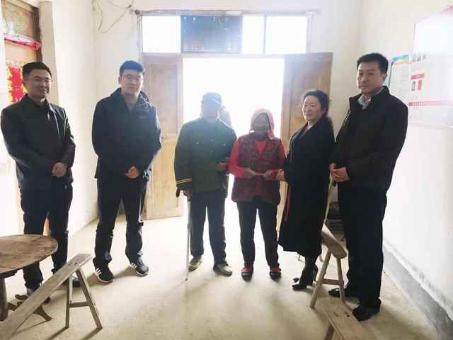 定远县副县长郑冬冬联系爱心企业助力蒋集扶贫