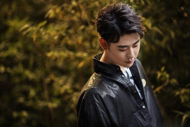 张云雷写真图片_纵览新闻